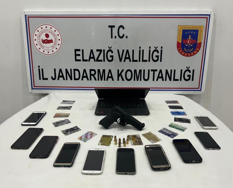 Elazığ Merkezli 5 İlde Dolandırıcılık ve Hırsızlık Operasyonu: 12 Kişi Gözaltına Alındı!